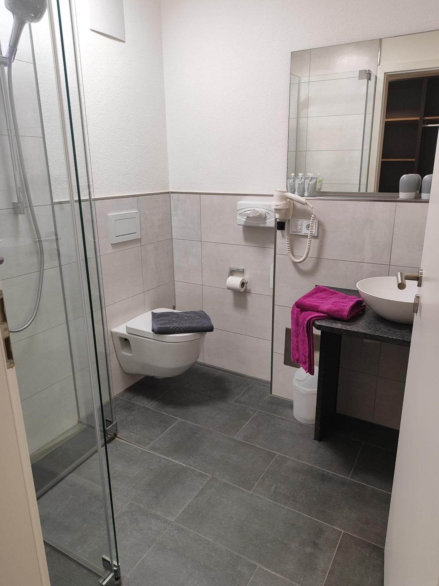 Hotel Gaestehaus Stock Zimmer Sahnehaeuble ฟรีดริชส์ฮาเฟน ภายนอก รูปภาพ