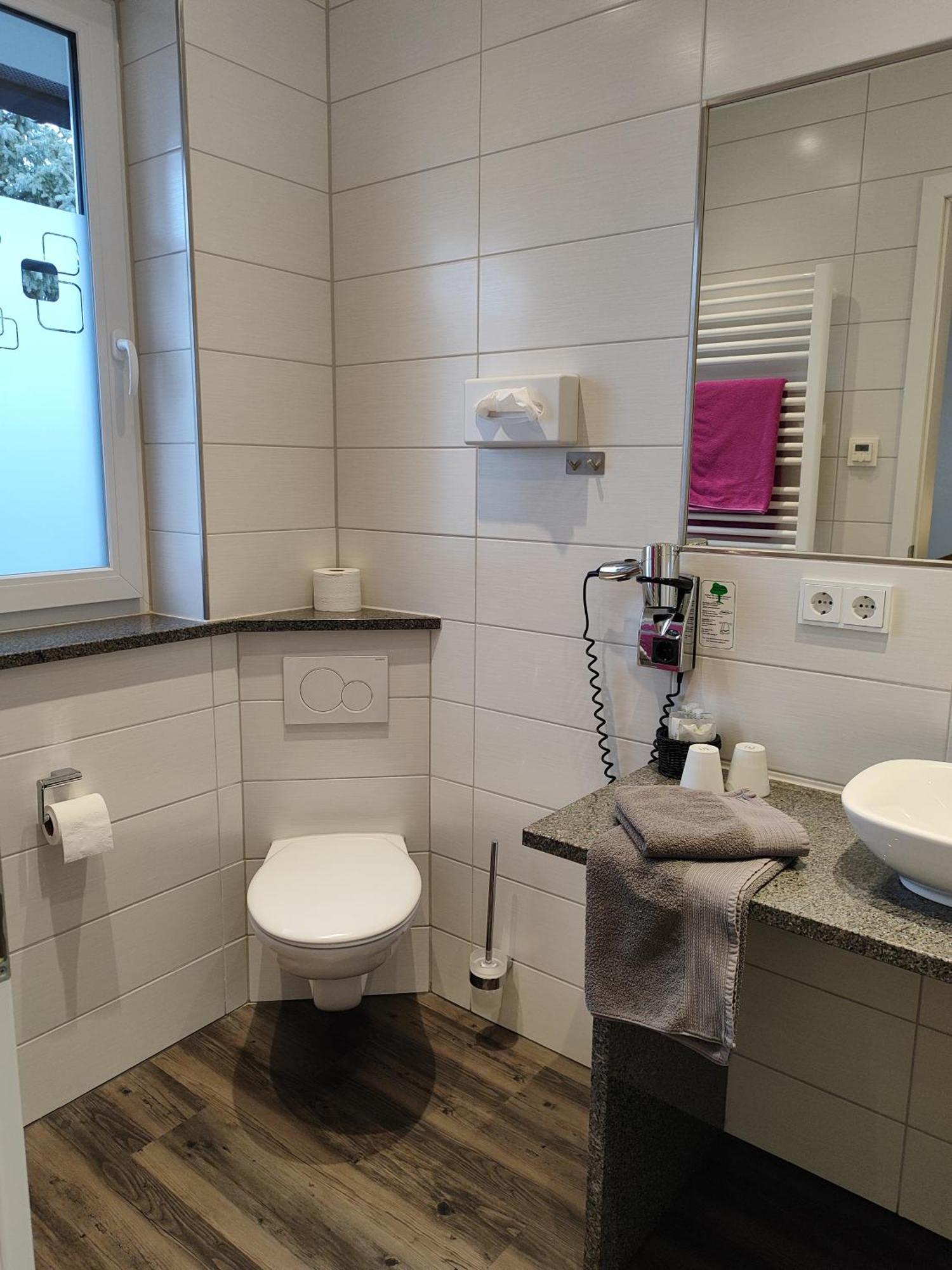 Hotel Gaestehaus Stock Zimmer Sahnehaeuble ฟรีดริชส์ฮาเฟน ภายนอก รูปภาพ